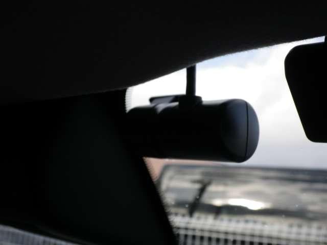 ルークス ６６０　Ｓ　衝突被害軽減装置　メモリナビ　アイドリングストップ車　ドラレコ　カーテンエアバッグ　車線逸脱防止　ＥＴＣ　ナビ　キーレスエントリーキー　Ｗエアバッグ　ＬＥＤライト　盗難防止装置　バックモニター　ＡＢＳ（8枚目）