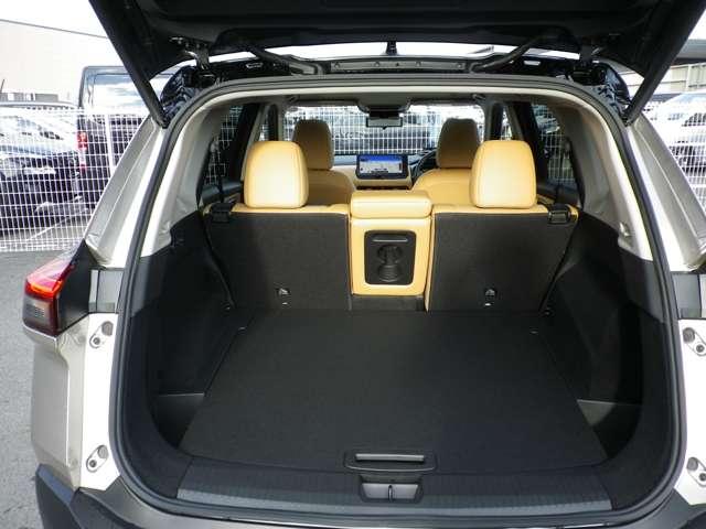 エクストレイル １．５　Ｇ　ｅ－４ＯＲＣＥ　４ＷＤ　ガラスルーフ　試乗車　パークアシスト　寒冷地仕様　ＬＥＤヘッドランプ　ナビＴＶ　スマートキー　レーダークルーズ　ＬＫＡ　キーフリー　ＥＴＣ　４ＷＤ　アルミホイール　メモリーナビ　ドライブレコーダー（12枚目）