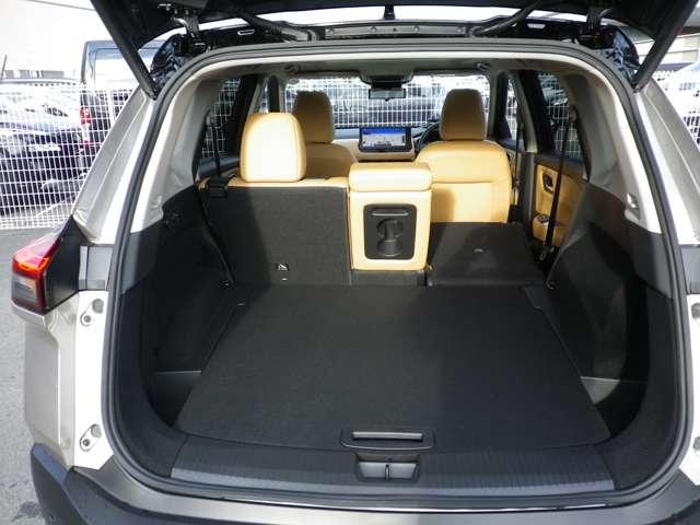 エクストレイル １．５　Ｇ　ｅ－４ＯＲＣＥ　４ＷＤ　ガラスルーフ　試乗車　パークアシスト　寒冷地仕様　ＬＥＤヘッドランプ　ナビＴＶ　スマートキー　レーダークルーズ　ＬＫＡ　キーフリー　ＥＴＣ　４ＷＤ　アルミホイール　メモリーナビ　ドライブレコーダー（13枚目）