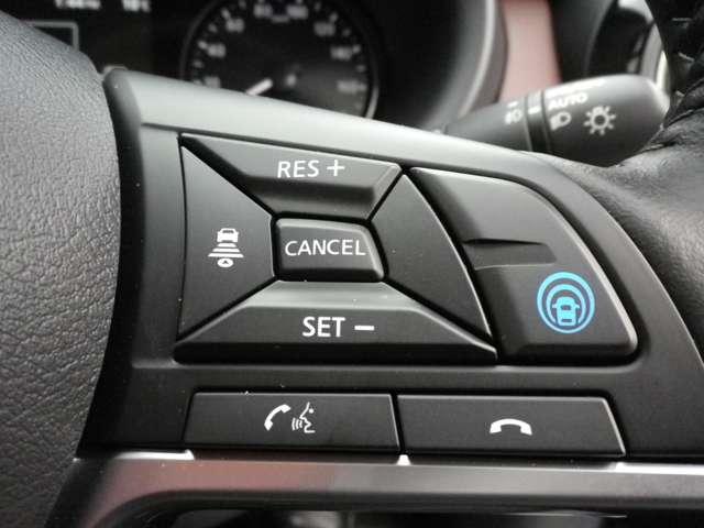 キックス １．２　Ｘ　ツートーンインテリアエディションＭＭ３２３Ｄ－Ｌ　レーダークルーズ　被害軽減ブレーキ　ＬＥＤヘッドライト　アラウンドビューモニター　インテリジェントキー　ドラレコ　ＥＴＣ　メモリ－ナビ　エアコン　パワステ　キーレス　パワーウィンドウ　ＡＢＳ　試乗車（17枚目）