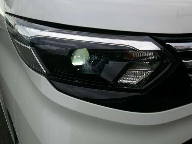 ルークス ６６０　Ｓ　メモリーナビＭＭ２２３Ｄ－Ｌ　バックモニター　ドラ　ワンセグＴＶ　衝突被害軽減装置　メモリナビ　アイドリングストップ車　ドラレコ　カーテンエアバッグ　車線逸脱防止　ＥＴＣ　キーレスエントリーキー　Ｗエアバッグ　ＬＥＤライト　バックモニター　エアコン（12枚目）