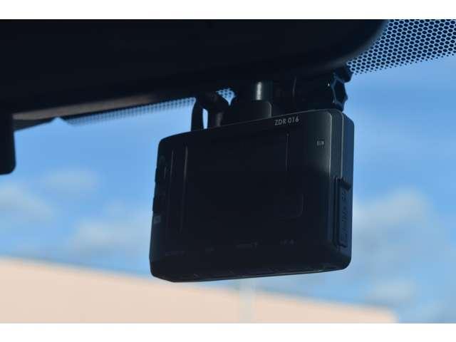 ノート 1.2 X Vセレクション プラスセーフティ メモリーナビMC314D-W バックモニター エマ 車線逸脱警告 運転席助手席エアバック ドラレコ バックモニター AAC キーレスエントリー スマートキー アイドリングストップ ABS パワステ メモリナビ エアバッグ ナビ&TV パワーウィンドウ(6枚目)