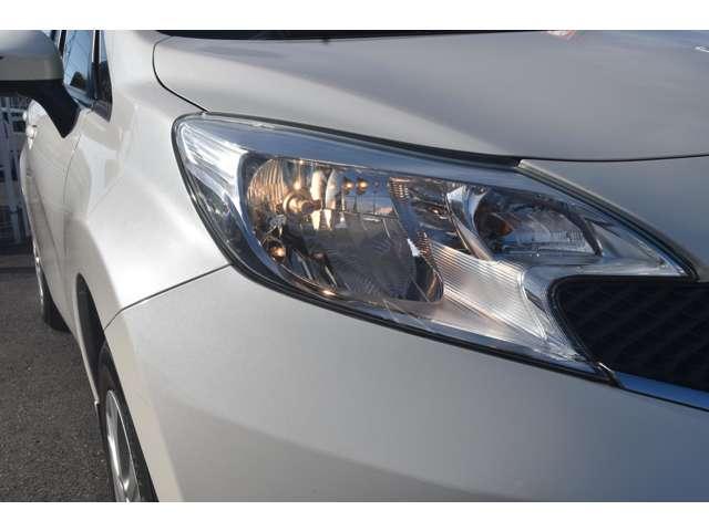 ノート 1.2 X Vセレクション プラスセーフティ メモリーナビMC314D-W バックモニター エマ 車線逸脱警告 運転席助手席エアバック ドラレコ バックモニター AAC キーレスエントリー スマートキー アイドリングストップ ABS パワステ メモリナビ エアバッグ ナビ&TV パワーウィンドウ(13枚目)