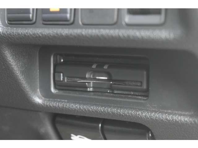 エクストレイル ２．０　２０Ｘｉ　２列車　４ＷＤ　メモリーナビＭＭ３２０Ｄ－Ｌ　ＥＴＣ２．０　ドラレコ前後　リアカメラ　追従クルーズ　ＬＥＤ　ドライブレコーダ　インテリジェントキー　ＬＤＷ　サイドカメラ　ＥＴＣ　Ａストップ　ＡＡＣ　ナビ＆ＴＶ　メモリーナビ　キーフリー　アルミホイール　ワンセグＴＶ　ＡＢＳ（9枚目）