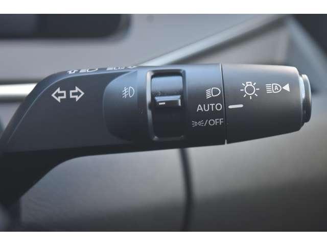 ノート １．２　Ｘ　メーカーナビ　ＥＴＣ２．０　ドラレコ前・イン　リアカメラ　衝突被害軽減ブレ－キ　全方位カメラ　ＥＴＣ付　ＬＥＤヘッドライト　レーンアシスト　インテリジェントキー　ドラレコ　アイドリングストップ　ワンセグＴＶ　ＴＶナビ　サイドカーテンエアバック（16枚目）