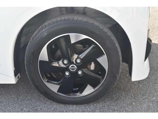 ルークス ６６０　ハイウェイスターＸ　メモリーナビＭＪ１１６Ｄ－Ｗ　全方位モニター　アイスト　衝突被害軽減ブレ－キ　マルチビューカメラ　車線逸脱警報装置　ＬＥＤ　スマートキー　パワーウィンドウ　カーテンエアバック　ナビＴＶ　バックカメラ　パワステ　オートエアコン　左右エアバッグ（19枚目）