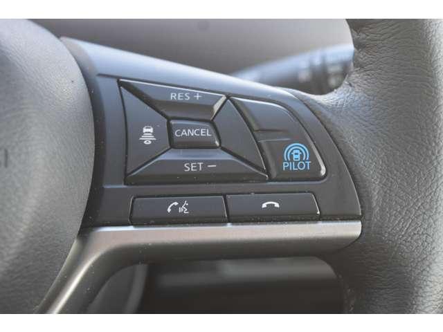 セレナ ２．０　ハイウェイスター　Ｖ　メモリーナビＭＭ５２０Ｄ－Ｌ　ドラレコ前・後　アラウンドビュ－　アルミ　衝突被害軽減　ＬＤＰ　エアバッグ　両側オートスライドドア　ＬＥＤライト　インテリジェントキー　サイドカメラ　メモリーナビ　アダプティブクルーズコントロール　ナビＴＶ　ドラレコ（9枚目）