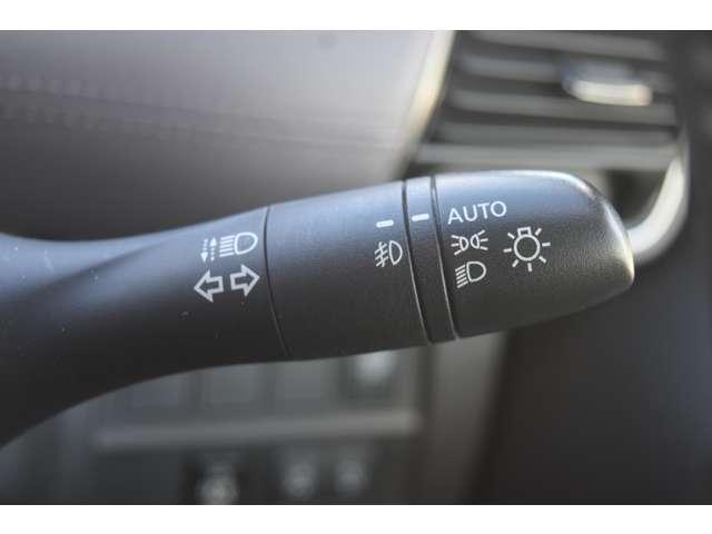 セレナ ２．０　ハイウェイスター　Ｖ　メモリーナビＭＭ５２０Ｄ－Ｌ　ドラレコ前・後　アラウンドビュ－　アルミ　衝突被害軽減　ＬＤＰ　エアバッグ　両側オートスライドドア　ＬＥＤライト　インテリジェントキー　サイドカメラ　メモリーナビ　アダプティブクルーズコントロール　ナビＴＶ　ドラレコ（10枚目）