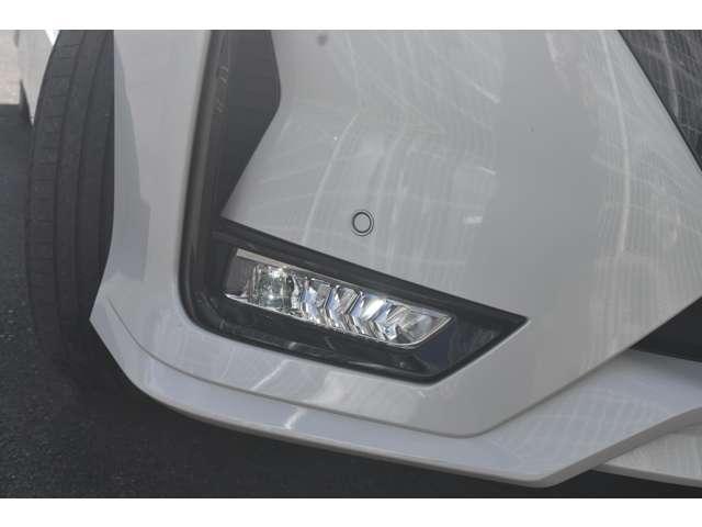 セレナ ２．０　ハイウェイスター　Ｖ　メモリーナビＭＭ５２０Ｄ－Ｌ　ドラレコ前・後　アラウンドビュ－　アルミ　衝突被害軽減　ＬＤＰ　エアバッグ　両側オートスライドドア　ＬＥＤライト　インテリジェントキー　サイドカメラ　メモリーナビ　アダプティブクルーズコントロール　ナビＴＶ　ドラレコ（12枚目）