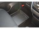 助手席シート下には便利な引き出し式収納があり重さ２ｋｇまで収納が可能です