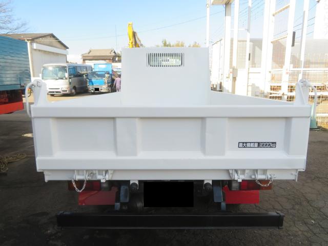 キャンター 小型登録　極東ダンプ　積載３０００Ｋｇ（9枚目）