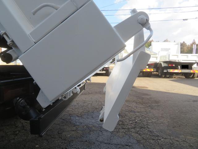 キャンター 小型登録　極東ダンプ　積載３０００Ｋｇ（15枚目）