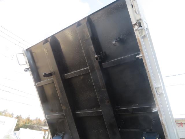 キャンター 小型登録　極東ダンプ　積載３０００Ｋｇ（18枚目）