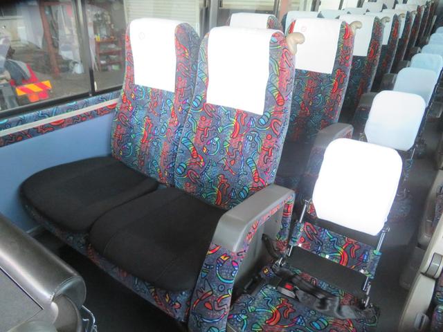 ガーラ 観光バス　４２人乗り　貫通トランク（12枚目）