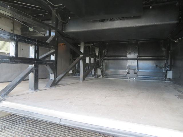 ガーラ 観光バス　４２人乗り　貫通トランク（22枚目）