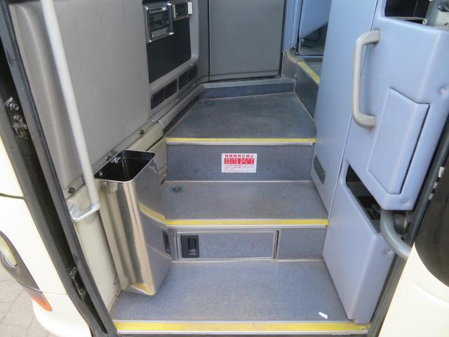 ガーラ 観光バス　４２人乗り　貫通トランク（24枚目）