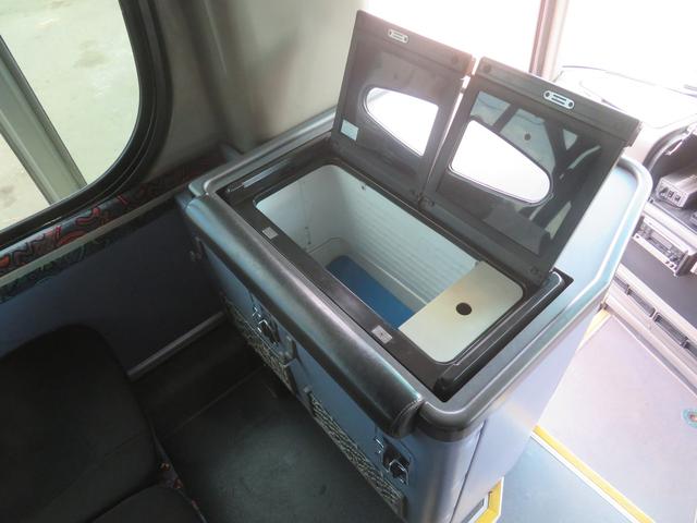 ガーラ 観光バス　４２人乗り　貫通トランク（62枚目）