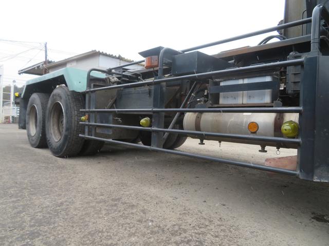 クオン 積載１１．１トン　新明和　アームロール（53枚目）
