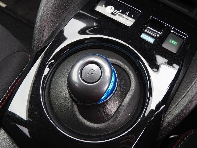 リーフ ニスモ　フル装備　ナビ　地デジ　Ｂカメラ　ＣＤ　ＬＥＤヘッド　フォグ　１８アルミ　ＥＴＣ　Ｓヒーター　Ｌクルーズ　Ｐパイロット　Ｃソナー　Ｐガラス　ドアバイザー　スマートキー　Ｂスタート　Ｅブレーキ（12枚目）