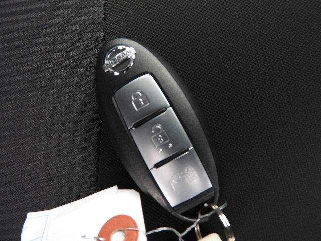 リーフ ニスモ　フル装備　ナビ　地デジ　Ｂカメラ　ＣＤ　ＬＥＤヘッド　フォグ　１８アルミ　ＥＴＣ　Ｓヒーター　Ｌクルーズ　Ｐパイロット　Ｃソナー　Ｐガラス　ドアバイザー　スマートキー　Ｂスタート　Ｅブレーキ（16枚目）
