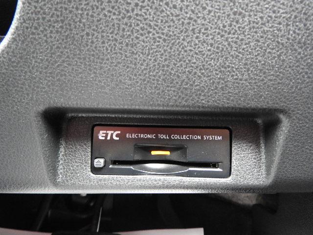 リーフ ニスモ　フル装備　ナビ　地デジ　Ｂカメラ　ＣＤ　ＬＥＤヘッド　フォグ　１８アルミ　ＥＴＣ　Ｓヒーター　Ｌクルーズ　Ｐパイロット　Ｃソナー　Ｐガラス　ドアバイザー　スマートキー　Ｂスタート　Ｅブレーキ（24枚目）