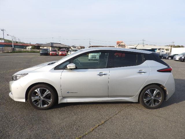 リーフ G ナビ 地デジ Aモニター ドラレコ LEDヘッド フォグ 17アルミ Lクルーズ プロパイロット ETC Sヒーター スマートRミラー Cソナー ドアバイザー インテリキー Bスタート Eブレーキ(5枚目)