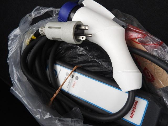 リーフ Ｘ　サンクスエディション（３０ｋｗｈ）　Ｗエアバック　ＡＢＳ　フル装備　ナビ　地デジ　Ｂカメラ　ドラレコ　ＬＥＤヘッド　フォグ　１７アルミ　ＥＴＣ　Ｓヒーター　Ａクルーズ　Ｐガラス　ドアバイザー　インテリキー　Ｂスタート　Ｅブレーキ（29枚目）