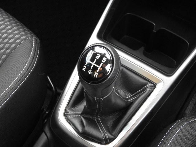 スイフト RS カーテンエアバック ABS フル装備 ナビ 地デジ CD LEDヘッド フォグ Aライト 16アルミ Lクルーズ Cソナー Pガラス ドアバイザー Bスタート Dセンサーブレーキ 5速マニュアル(11枚目)