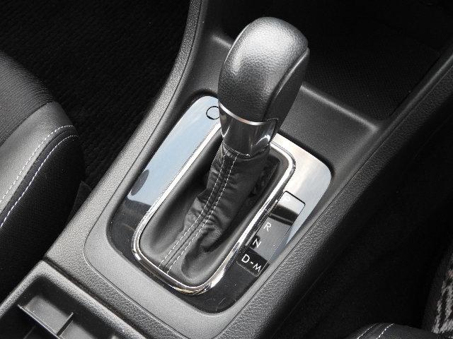 インプレッサスポーツ １．６ｉ－Ｓ　Ｗエアバック　ＡＢＳ　フル装備　ナビ　地デジ　Ｂカメラ　キセノン　フォグ　１６アルミ　ＥＴＣ　Ｈレザー　パドルシフト　Ｐガラス　ドアバイザー　スマートキー　Ｂスタート　イモビ　Ｆタイム４ＷＤ（12枚目）