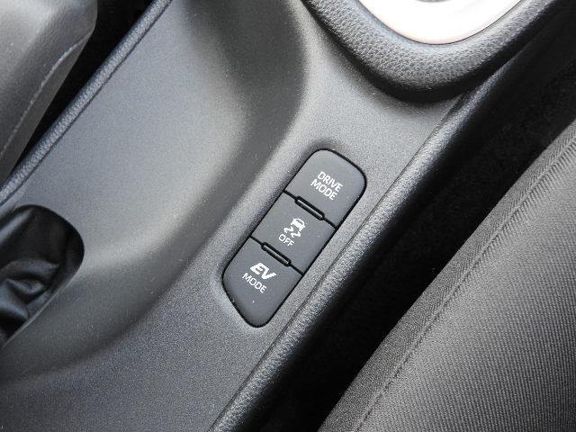 ヤリス ハイブリッドZ カーテンエアバック ABS フル装備 Dオーディオ Aモニター BT USB ドラレコ LEDヘッド フォグ 16アルミ エアロ Sヒーター Cソナー スマートキー Bスタート Tセーフティセンス(27枚目)