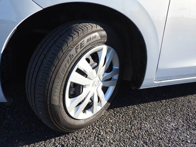 フィット ｅ：ＨＥＶホーム　カーテンエアバック　ＡＢＳ　フル装備　ナビ　地デジ　Ｂカメラ　ドラレコ　ＬＥＤヘッド　Ａライト　ＥＴＣ　Ｌクルーズ　Ｃソナー　Ｐガラス　ドアバイザー　スマートキー　Ｂスタート　イモビ　Ｈセンシング（19枚目）