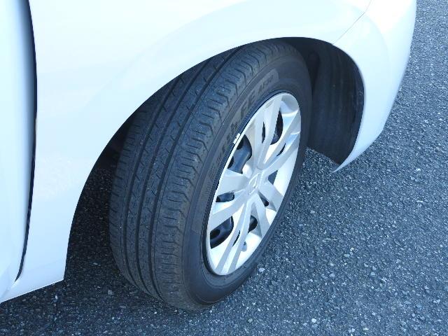 フィット ｅ：ＨＥＶホーム　カーテンエアバック　ＡＢＳ　フル装備　ナビ　地デジ　Ｂカメラ　ドラレコ　ＬＥＤヘッド　Ａライト　ＥＴＣ　Ｌクルーズ　Ｃソナー　Ｐガラス　ドアバイザー　スマートキー　Ｂスタート　イモビ　Ｈセンシング（21枚目）