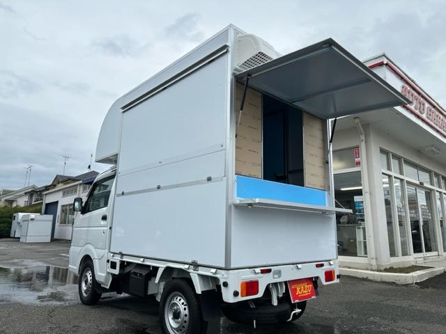 ＮＴ１００クリッパートラック ＤＸ　移動販売車　キッチンカー　ＡＴ車　跳ね上げ扉　換気扇　外部電源　販売窓２か所　アクリル窓　ＬＥＤ照明　ドアストッパー　２層シンク１００Ｌタンク２個　排水小窓　コンセント（26枚目）