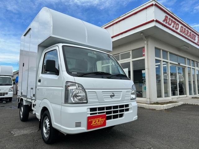 ＮＴ１００クリッパートラック ＤＸ　移動販売車　キッチンカー　ＡＴ車　跳ね上げ扉　換気扇　外部電源　販売窓２か所　ＬＥＤ照明　ドアストッパー　２層シンク１００Ｌタンク２個　排水小窓　コンセント　看板（6枚目）