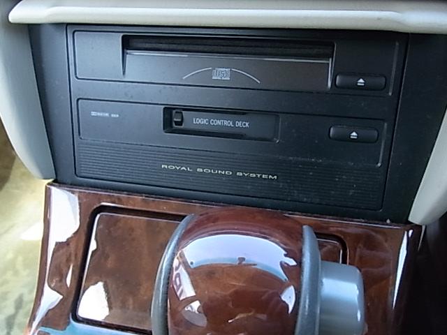 クラウン ロイヤルエクストラFourリミテッド 記録簿 4WD ナビ HID AT キーレスエントリー 電動格納ミラー パワーシート CD カセット 衝突安全ボディ ABS エアコン パワーステアリング 禁煙車(9枚目)