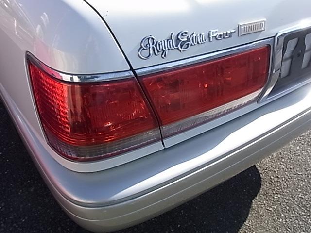 クラウン ロイヤルエクストラFourリミテッド 記録簿 4WD ナビ HID AT キーレスエントリー 電動格納ミラー パワーシート CD カセット 衝突安全ボディ ABS エアコン パワーステアリング 禁煙車(34枚目)