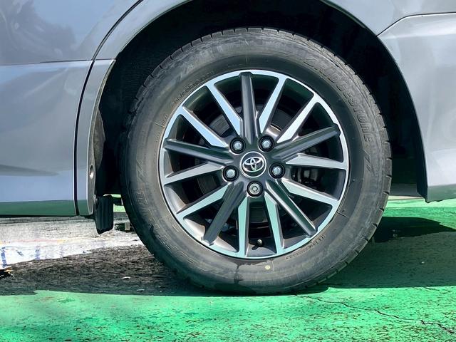 ヴォクシー ＺＳ　煌ＩＩ　ワンオーナー車両　　両側電動スライドドア　トヨタ純正ナビ　２列目フリップダウンモニター　バックカメラ　ＥＴＣ　フルセグＴＶ　ウォークスルー　ハイビームアシスト　３列シート（11枚目）