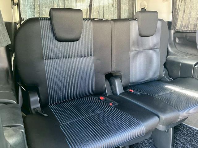 ヴォクシー ＺＳ　煌ＩＩ　ワンオーナー車両　　両側電動スライドドア　トヨタ純正ナビ　２列目フリップダウンモニター　バックカメラ　ＥＴＣ　フルセグＴＶ　ウォークスルー　ハイビームアシスト　３列シート（15枚目）