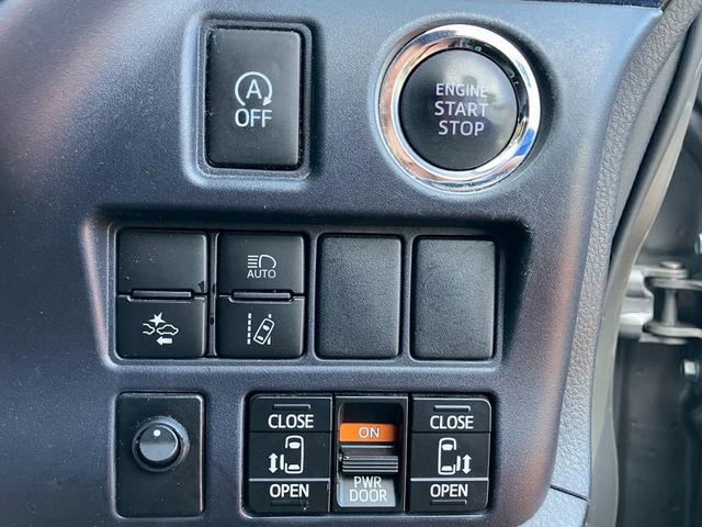 ヴォクシー ＺＳ　煌ＩＩ　ワンオーナー車両　　両側電動スライドドア　トヨタ純正ナビ　２列目フリップダウンモニター　バックカメラ　ＥＴＣ　フルセグＴＶ　ウォークスルー　ハイビームアシスト　３列シート（30枚目）