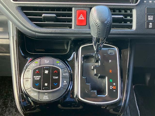 ヴォクシー ＺＳ　煌ＩＩ　ワンオーナー車両　　両側電動スライドドア　トヨタ純正ナビ　２列目フリップダウンモニター　バックカメラ　ＥＴＣ　フルセグＴＶ　ウォークスルー　ハイビームアシスト　３列シート（37枚目）