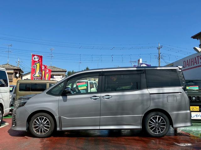ヴォクシー ＺＳ　煌ＩＩ　ワンオーナー車両　　両側電動スライドドア　トヨタ純正ナビ　２列目フリップダウンモニター　バックカメラ　ＥＴＣ　フルセグＴＶ　ウォークスルー　ハイビームアシスト　３列シート（52枚目）