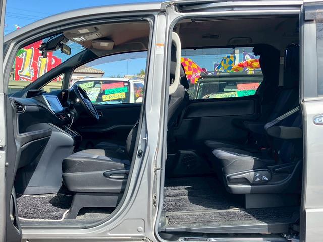 ヴォクシー ＺＳ　煌ＩＩ　ワンオーナー車両　　両側電動スライドドア　トヨタ純正ナビ　２列目フリップダウンモニター　バックカメラ　ＥＴＣ　フルセグＴＶ　ウォークスルー　ハイビームアシスト　３列シート（54枚目）
