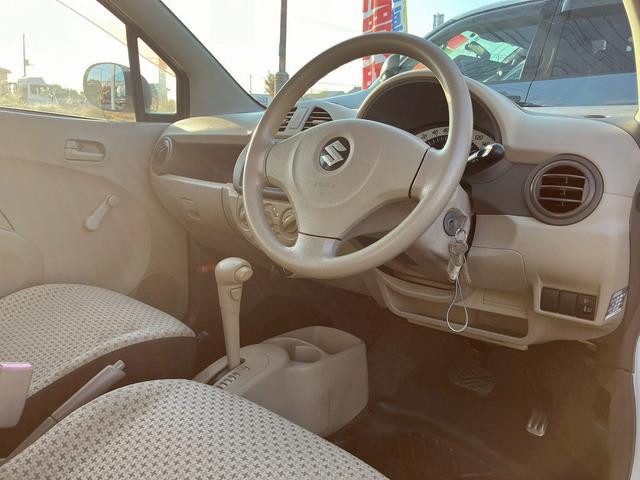 アルト Ｆ　フルタイム４ＷＤ　キーレスキー　盗難警報装置　衝突安全ボディ　パワーウィンドウ　ＣＤ（6枚目）