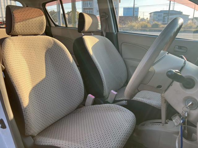 アルト Ｆ　フルタイム４ＷＤ　キーレスキー　盗難警報装置　衝突安全ボディ　パワーウィンドウ　ＣＤ（7枚目）