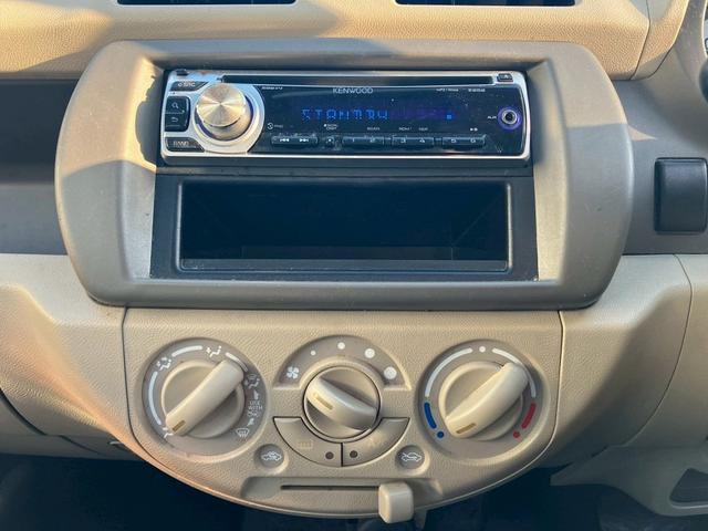 アルト Ｆ　フルタイム４ＷＤ　キーレスキー　盗難警報装置　衝突安全ボディ　パワーウィンドウ　ＣＤ（9枚目）