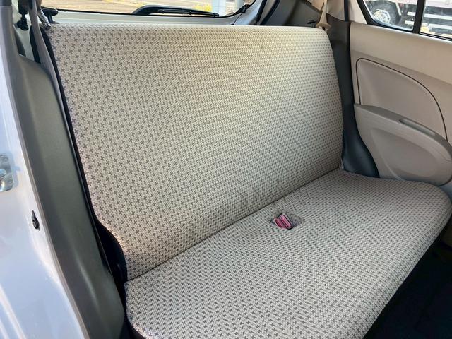 アルト Ｆ　フルタイム４ＷＤ　キーレスキー　盗難警報装置　衝突安全ボディ　パワーウィンドウ　ＣＤ（11枚目）