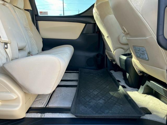 アルファード 2.5X ユーザー買取車両 エムズスピードエアロ、マフラー アルパイン9インチナビ フルフラットシート バックカメラ クルーズコントロール フルセグTV CD DVD Bluetooth対応(8枚目)