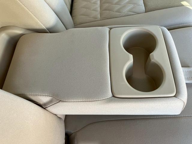 アルファード 2.5X ユーザー買取車両 エムズスピードエアロ、マフラー アルパイン9インチナビ フルフラットシート バックカメラ クルーズコントロール フルセグTV CD DVD Bluetooth対応(11枚目)