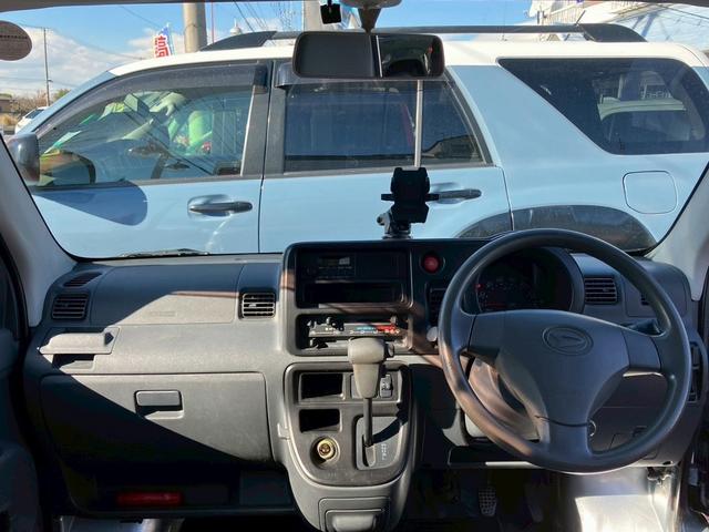ハイゼットカーゴ DX ワンオーナー車 全席パワーウインドウ ETC装備 スマホスタンド 横滑り防止装置 ダブルエアバック(6枚目)