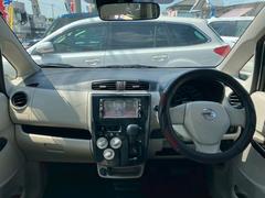 ������ư�֤Υ����åդϿ�����ǫ�򿴳ݤ���������̳��ԤäƤ���ޤ������֤��̤��ƷȤ�볧�ͤ��������礷�����ݡ��Ȥ����Ƥ��������ޤ��� 2